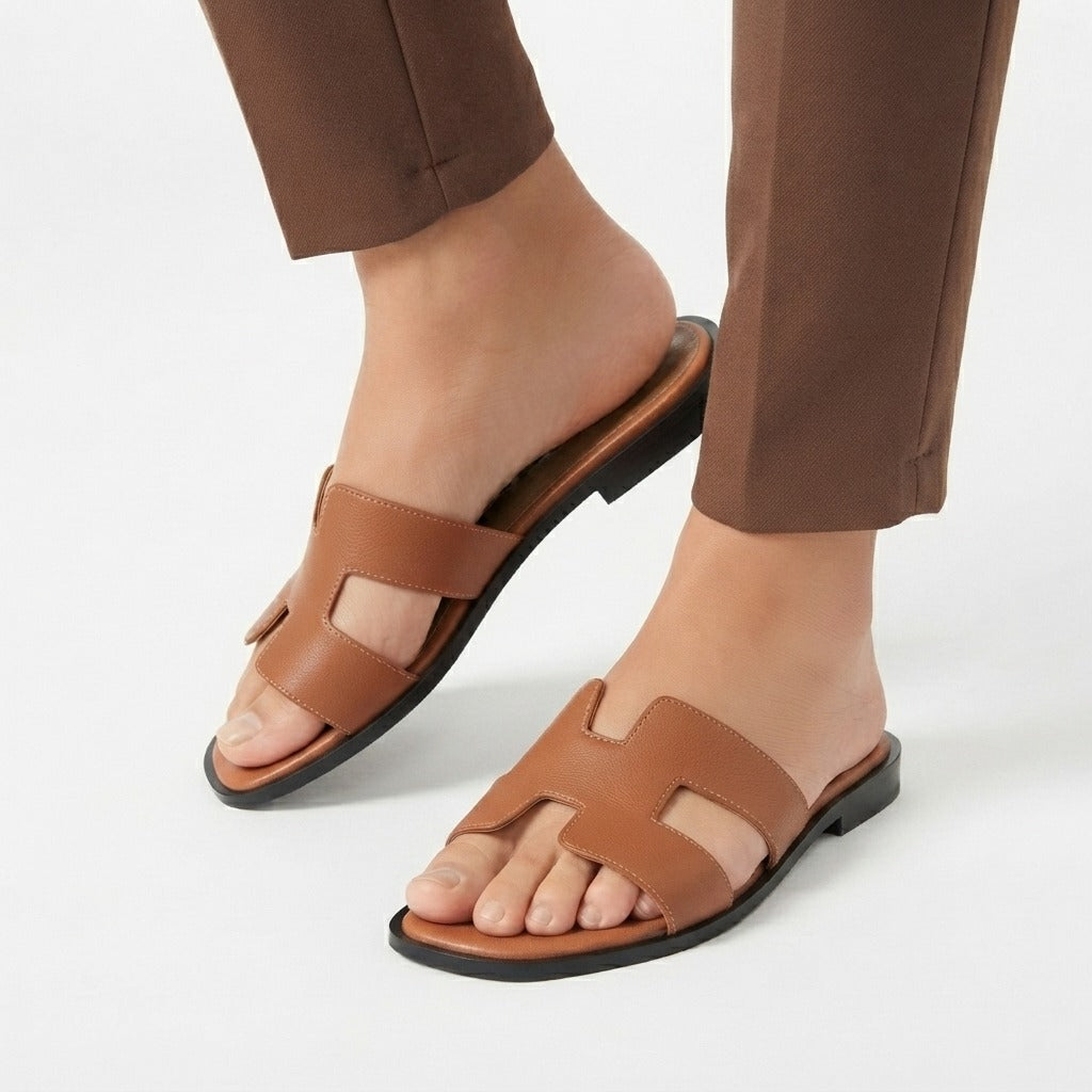 CLASSIC H-CUT EMBOSSED FLAT