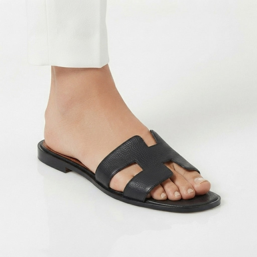 CLASSIC H-CUT EMBOSSED FLAT